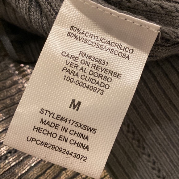 NWT Metallic Xoxo Tank - Picture 5 of 5